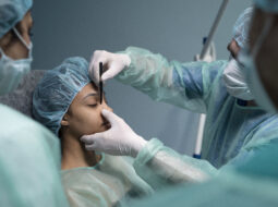 Dr. Kamran Massoumi-Refractive Cataract Surgery